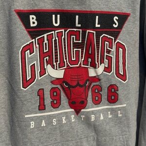 Vintage Chicago Bulls Basketball Sweatshirt Men’s Small/ Medium Graphic Hoodie